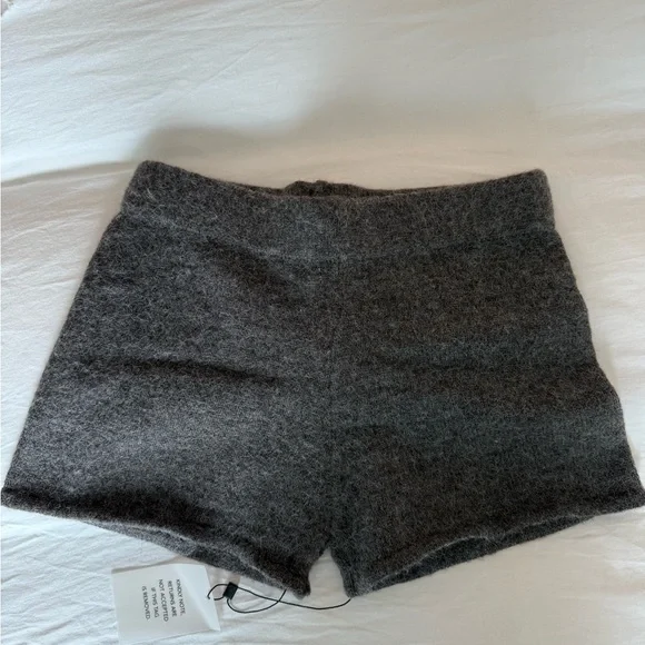 All The Ways Belle Shorts - Picture 2 of 3